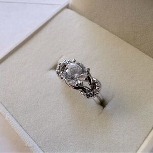 Silver 1CT Cubic Zirconia Costume Jewelry Ring Size 6